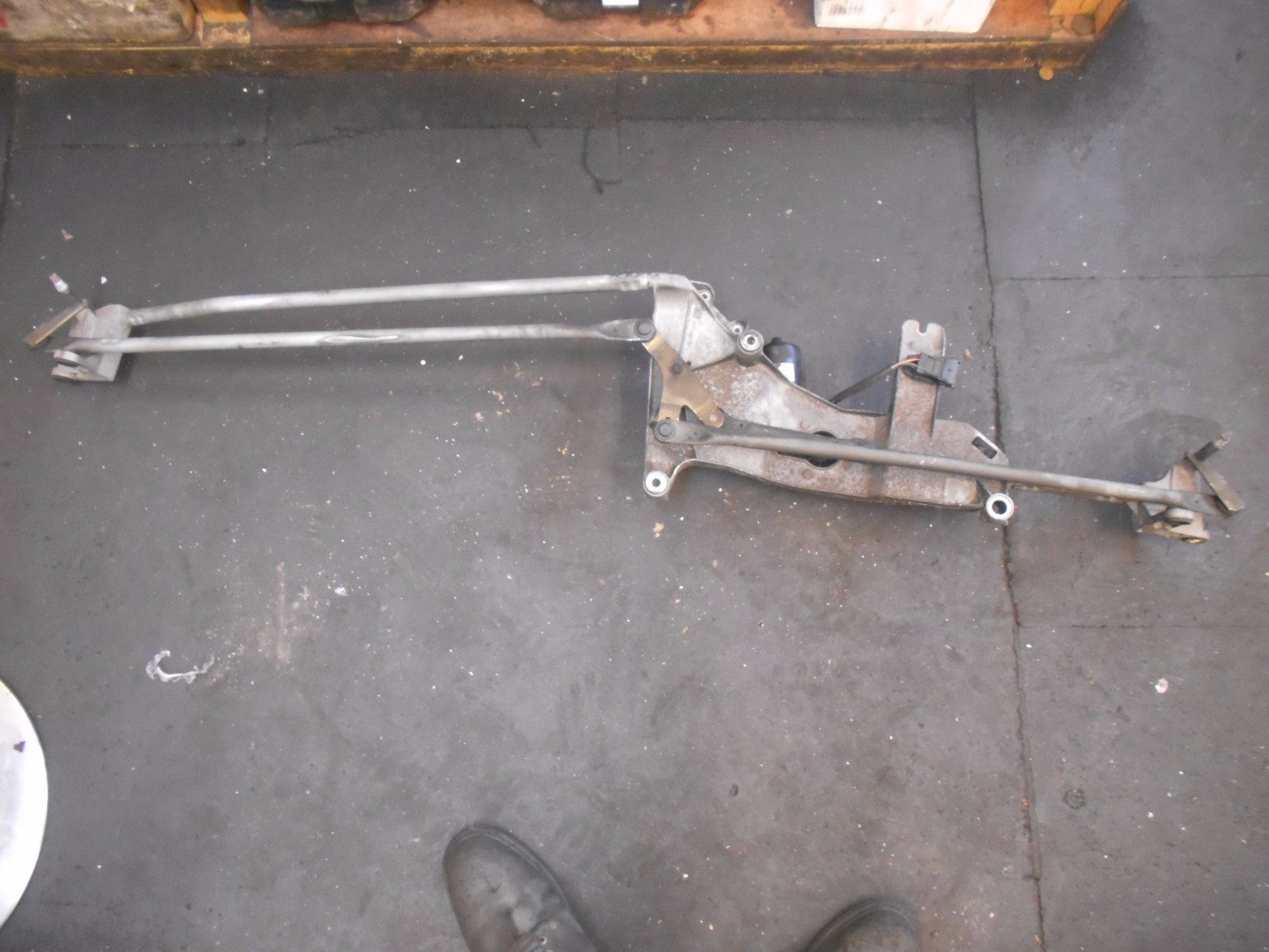 PEUGEOT 807 MPV 2006 FRONT WINDOW WIPER MOTOR & LINKAGE
