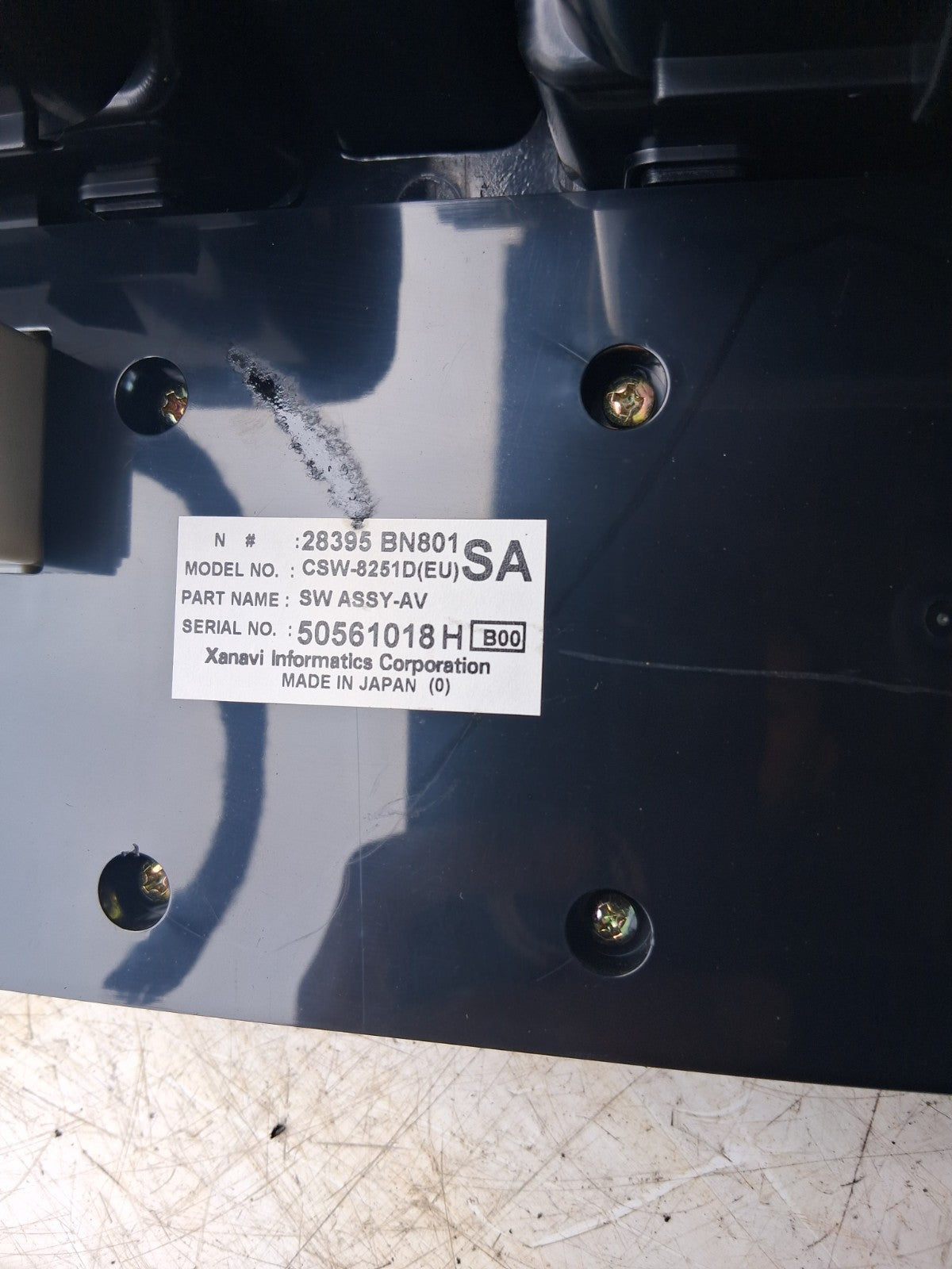 2005 NISSAN ALMERA STEREO CONTROL SWITCH PANEL & TRIM & CENTRE VENTS 28395BN801