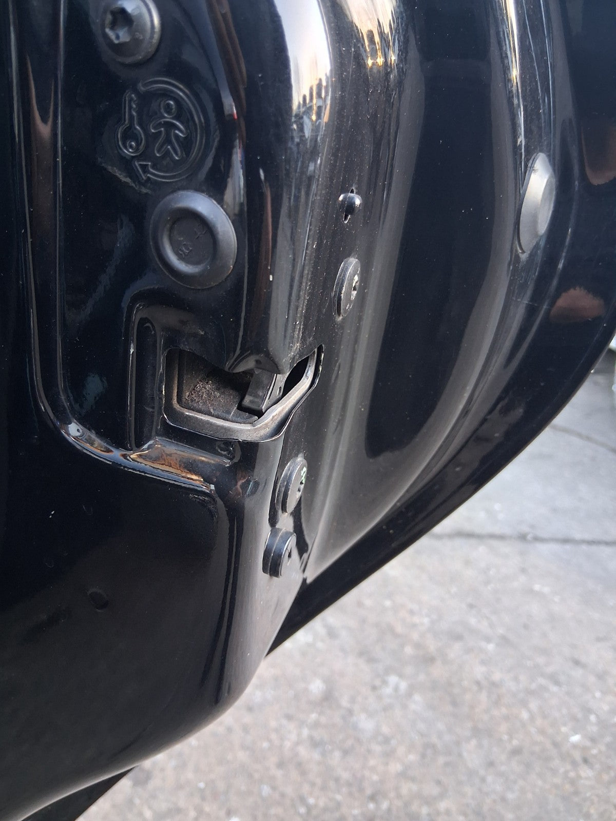 2014 PEUGEOT 208 OSR DRIVER SIDE REAR RIGHT COMPLETE DOOR PEARL BLACK KTV