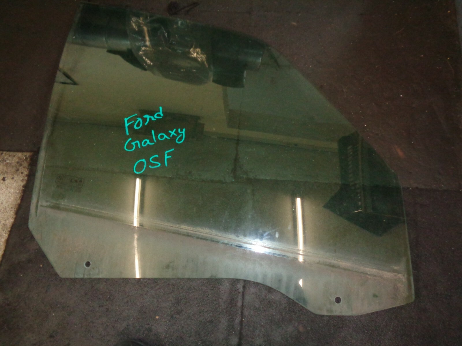 FORD GALAXY OSF DRIVER SIDE FRONT DOOR WINDOW GLASS E143R001025