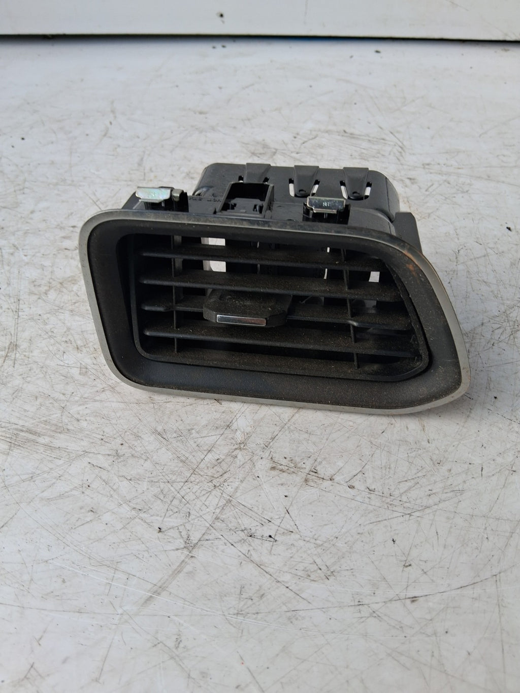 2023 RENAULT MASTER MK3 NSF PASSENGER SIDE FRONT DASHBOARD AIR VENT 687505442R