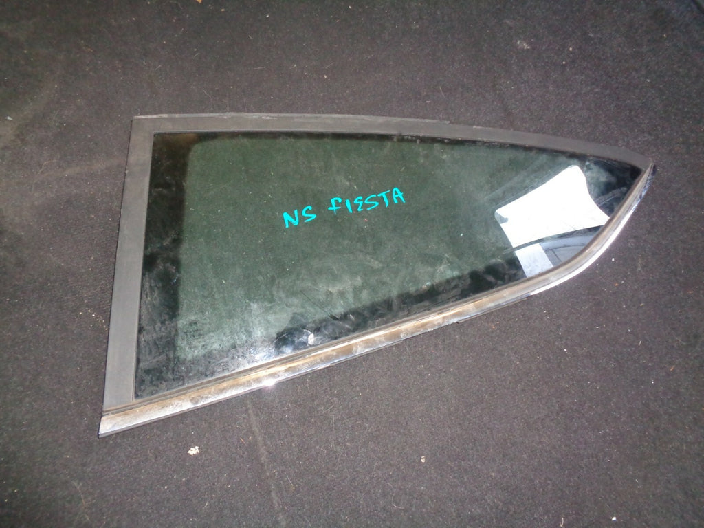 FORD FIESTA ST 2014 MK7 3 DOOR NSR PASSENGER SIDE REAR QUARTER GLASS