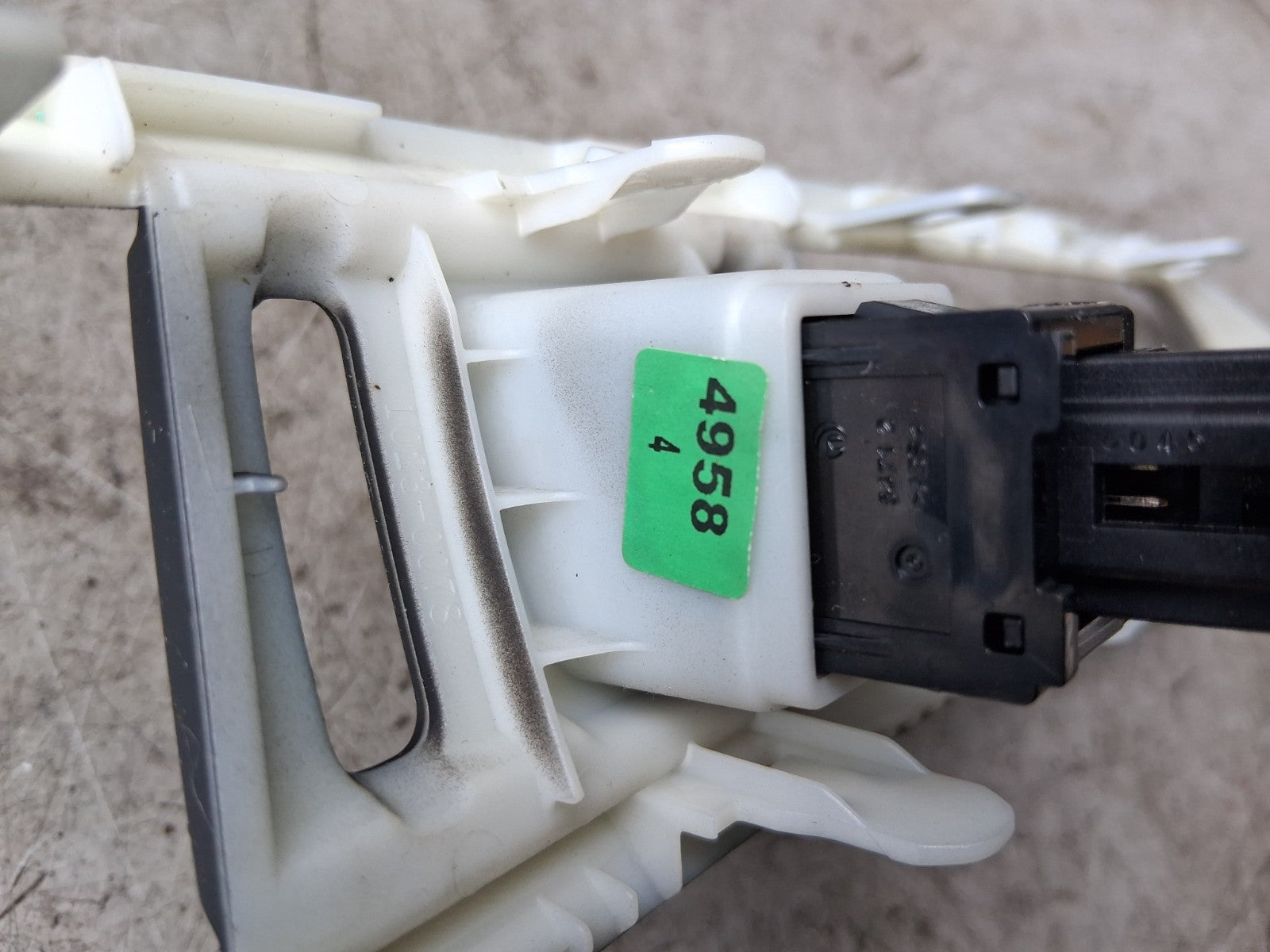 2020 NISSAN QASHQAI J11 MK2 FACELIFT HAZARD SWITCH TRIM PANEL COVER