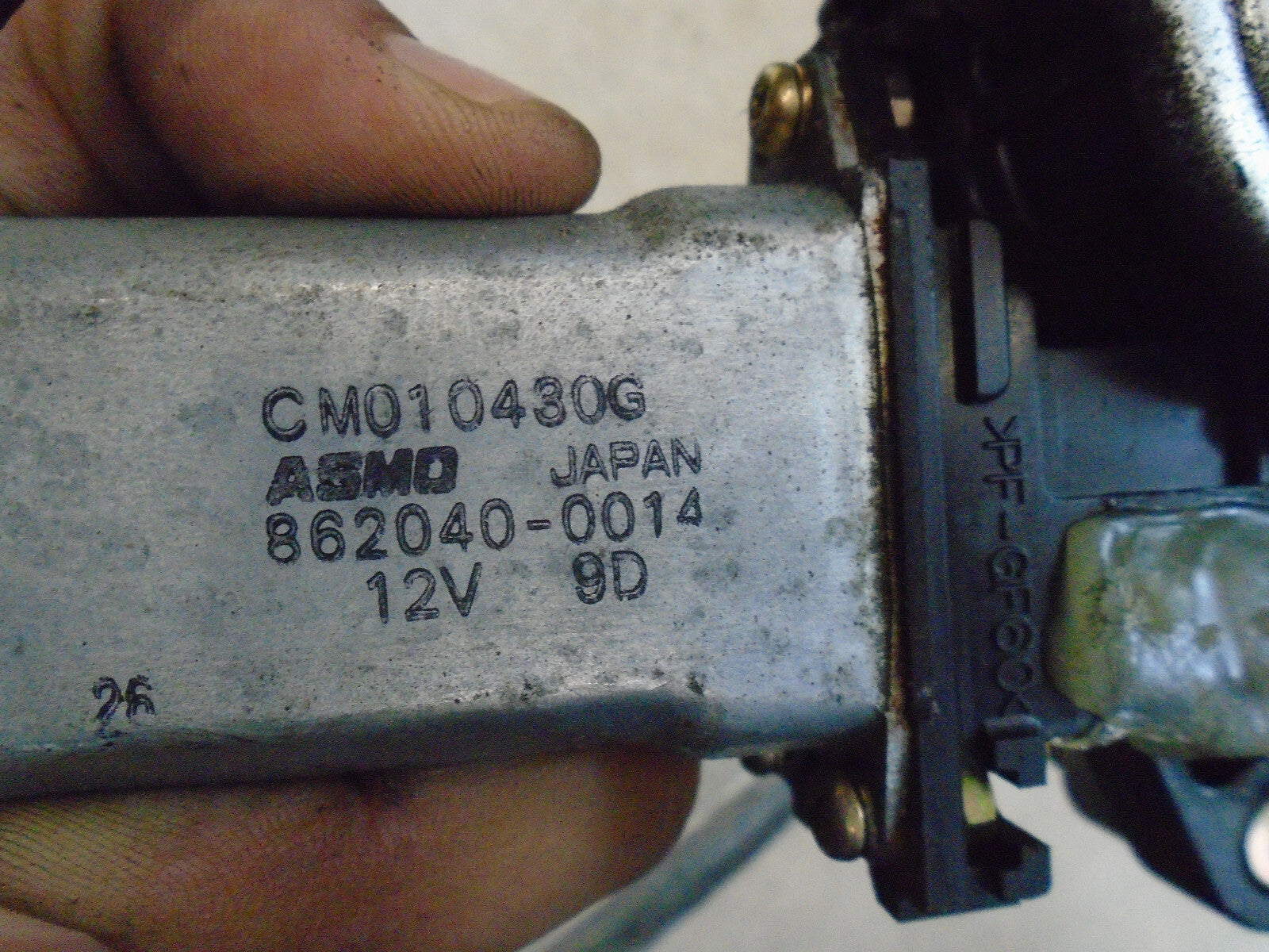 MAZDA PREMACY 2003 OS DRIVER SIDE FRONT WINDOW MOTOR REGULATOR 8620400014