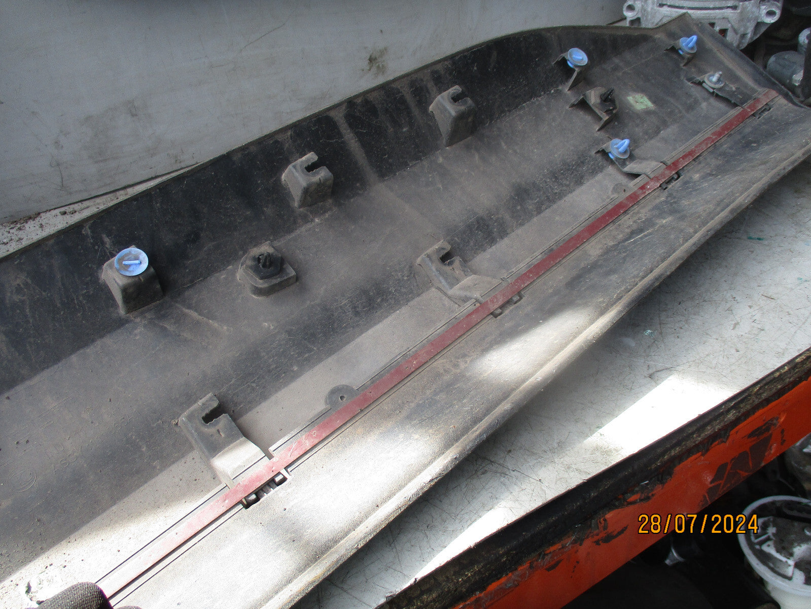 2018 OPEL GRANDLAND X FRONT LEFT DOOR LOWER MOLDING 111873A1