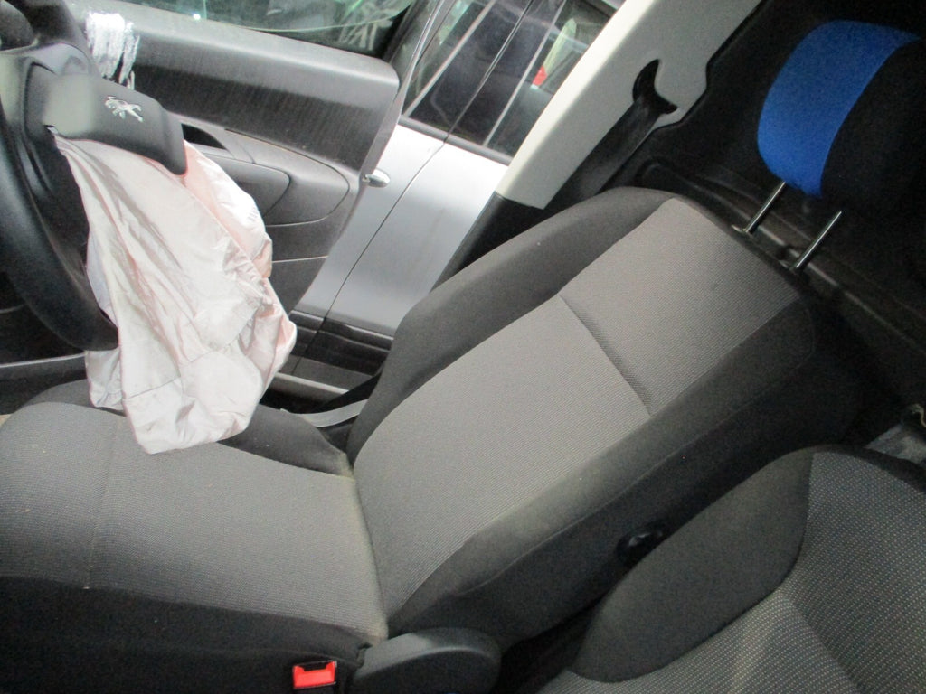 PEUGEOT PARTNER MK3 2022 OS DRIVER SIDE FRONT COMPLET SEAT FABRIC