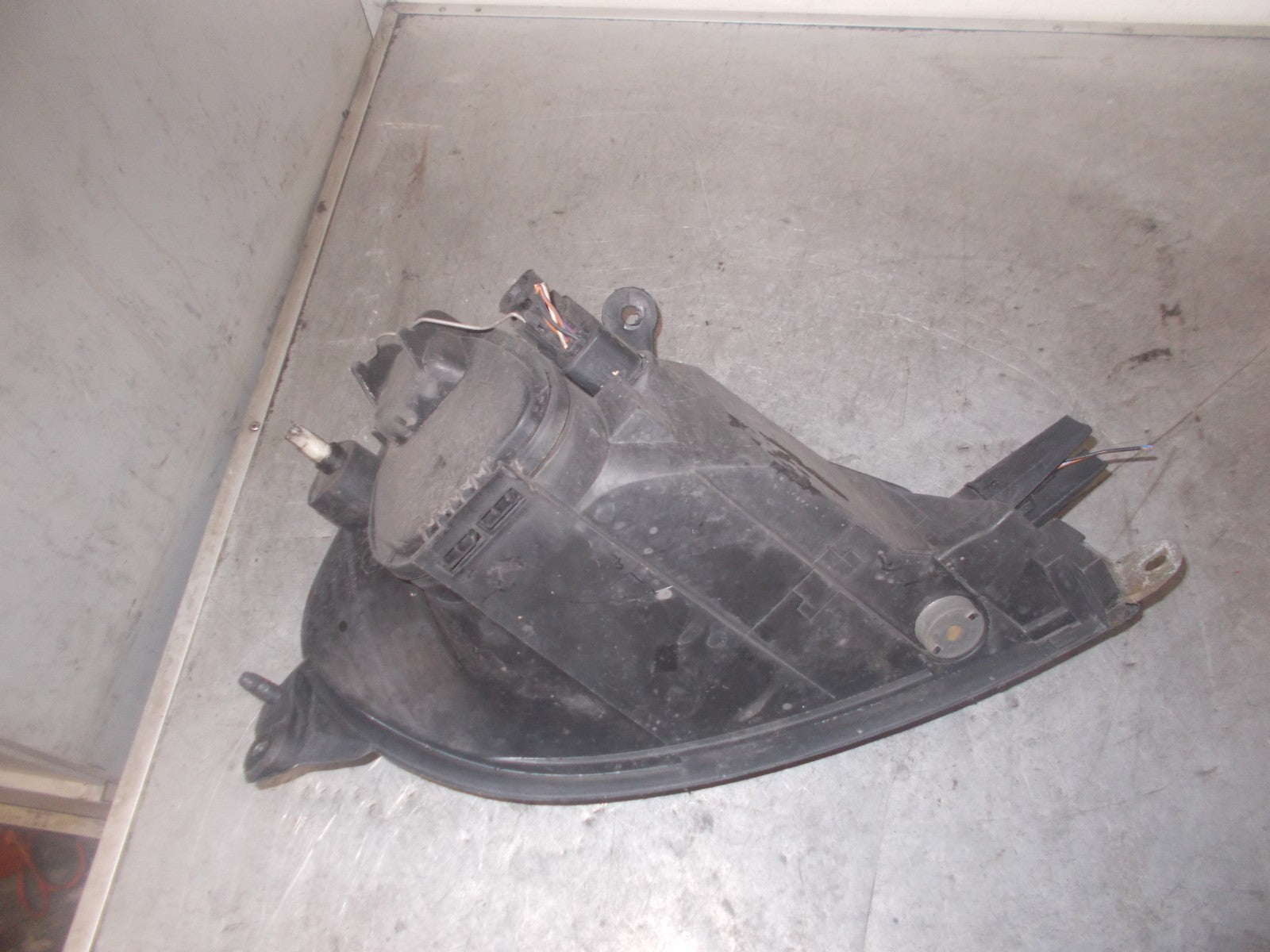 FORD KA RB MK1 NS PASSENGER SIDE HEADLIGHT HEADLAMP 97KG13006BP