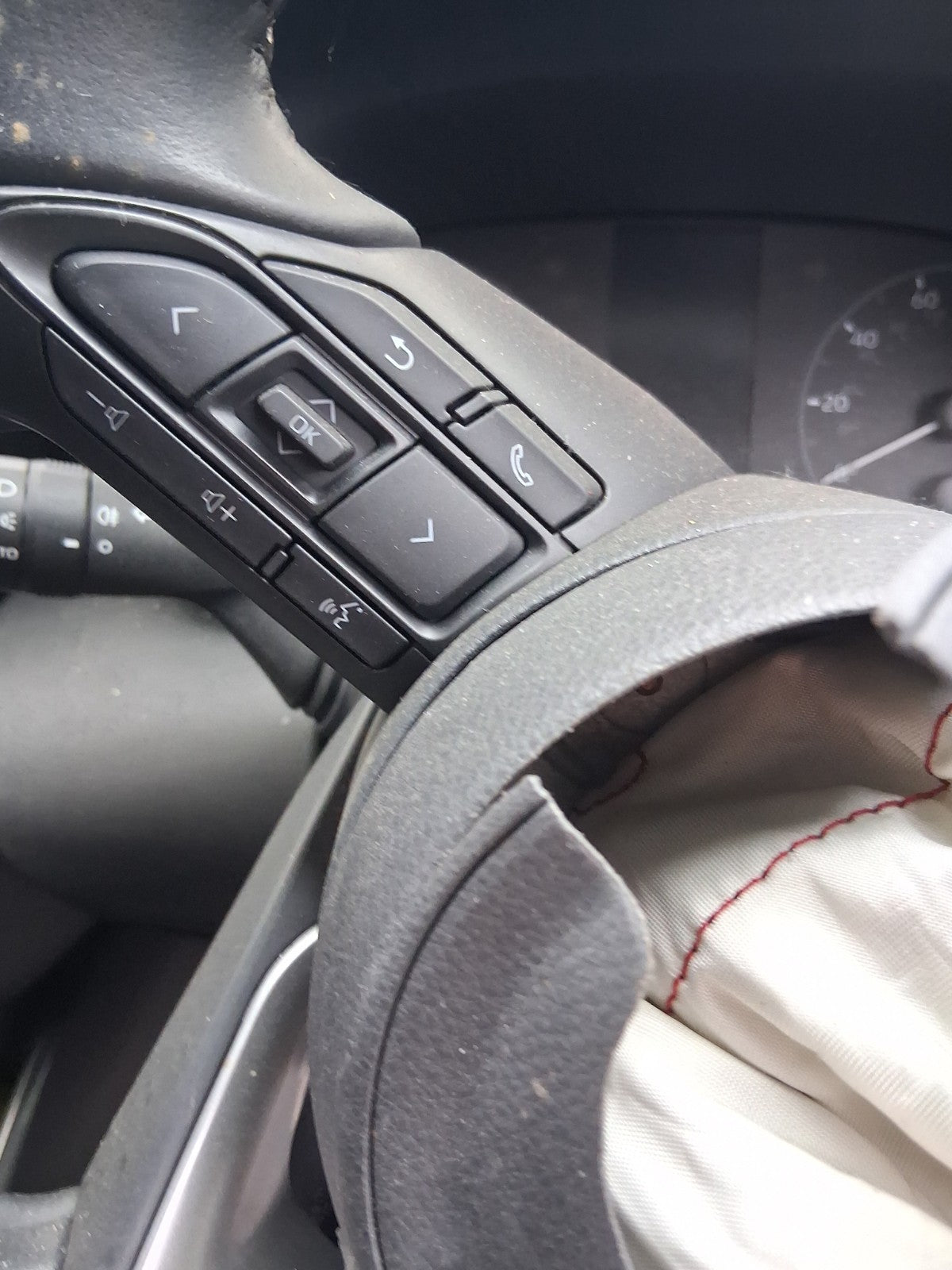 2023 TOYOTA YARIS MK4 MULTIFUNCTIONAL STEERING WHEEL