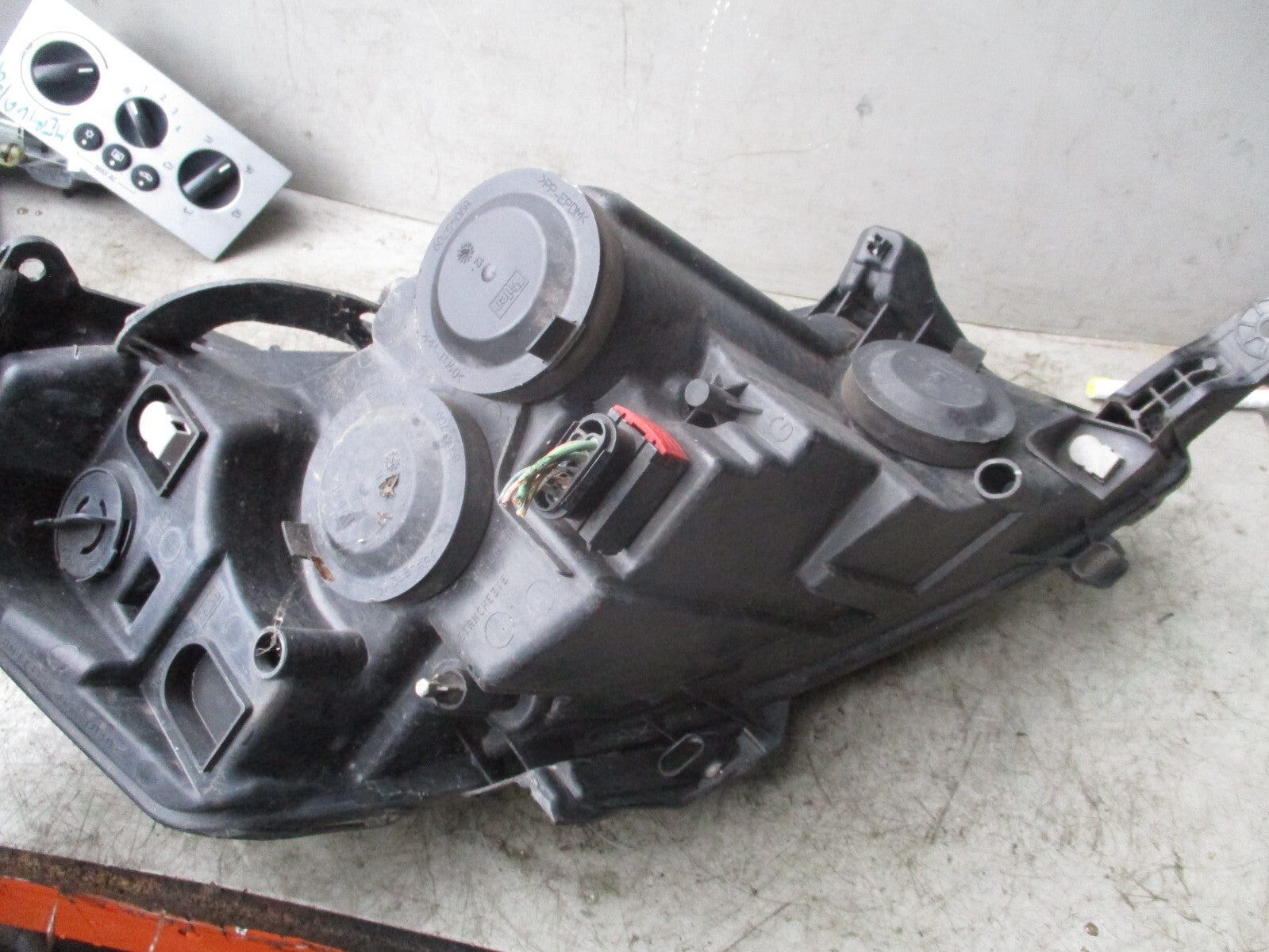 2007 PEUGEOT EXPERT MK2 NSF PASSENGER SIDE FRONT HEADLIGHT HEADLAMP 89901163