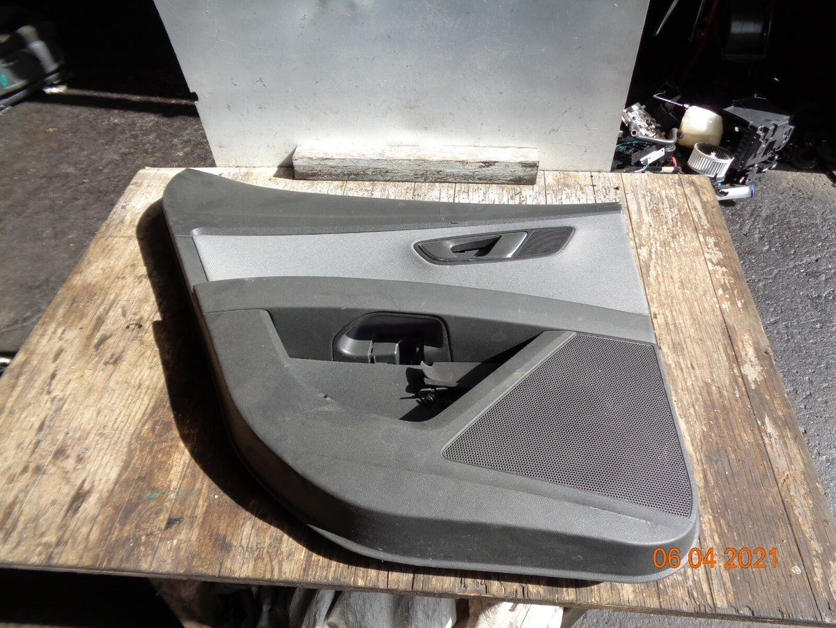 SEAT LEON MK3 5F 1.2 TSI PASSENGER NEAR SIDE REAR DOOR CARD 5F4868605