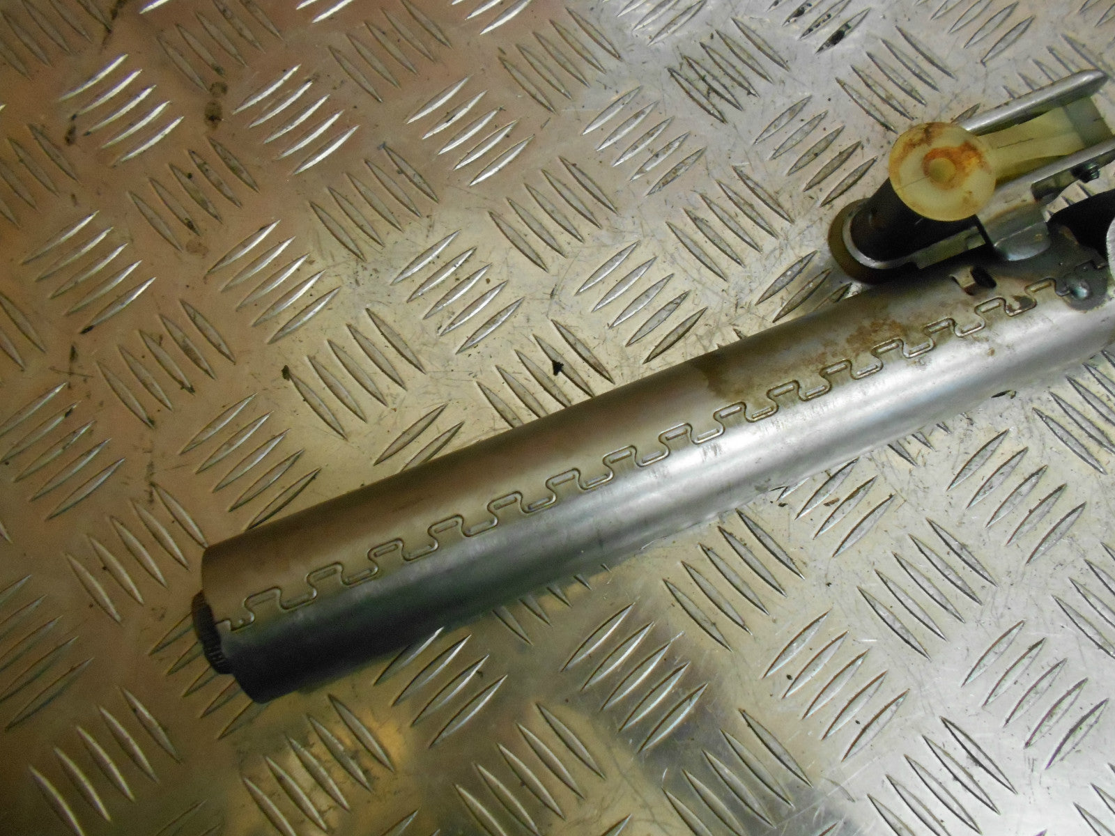 VOLKSWAGEN VW BEETLE 2001 2.0 8V LOWER STEERING COLUMN
