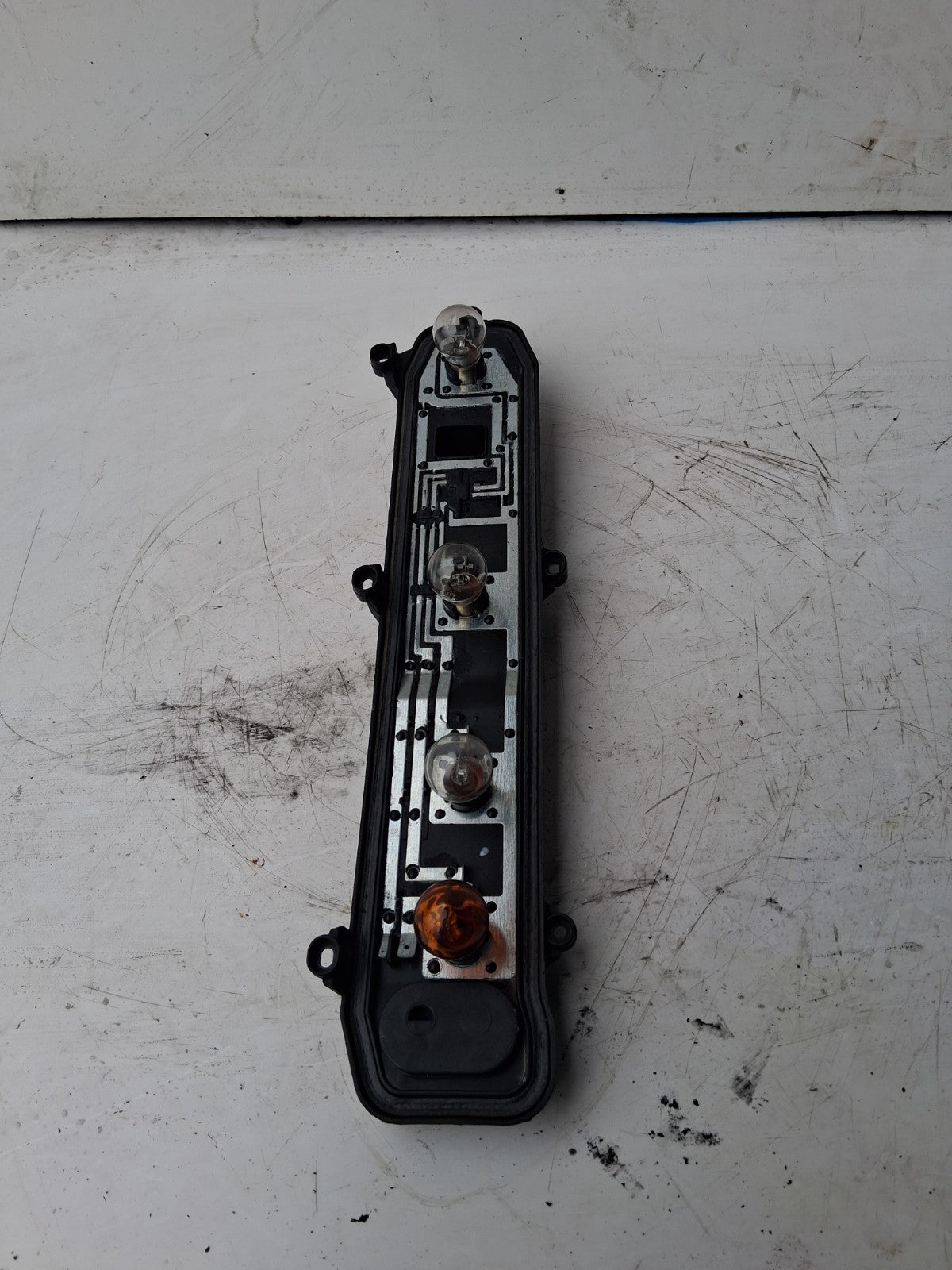 2022 VOLKSWAGON CRAFTER REAR LIGHT BULB HOLDER NSR PASSENGER LEFT SIDE 60619901