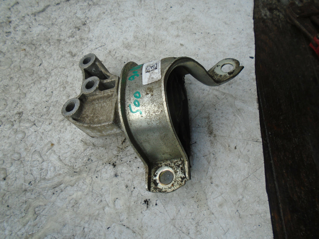 FIAT 500 2016 1.2 PETROL OS DRIVER SIDE ENGINE MOUNT