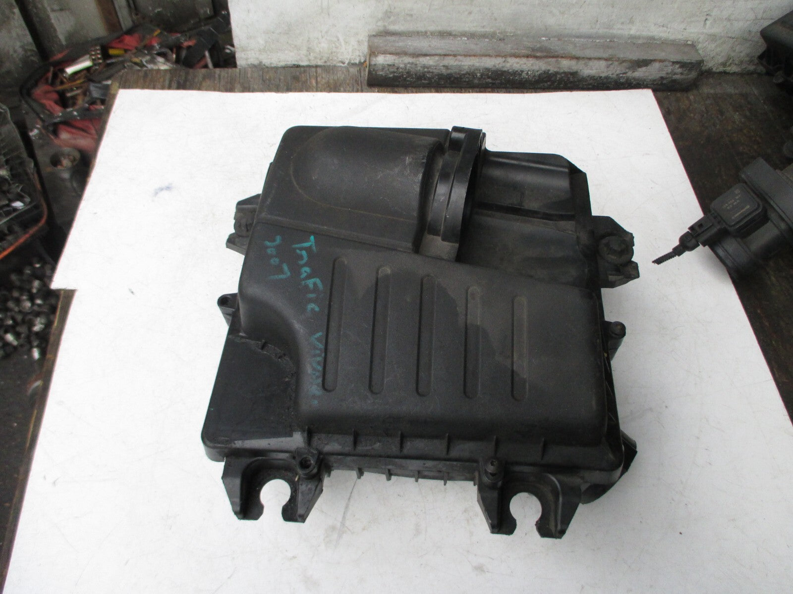 VAUXHALL VIVARO TRAFIC PRIMASTAR AIRBOX AIR FILTER BOX HOUSING 8200467321B