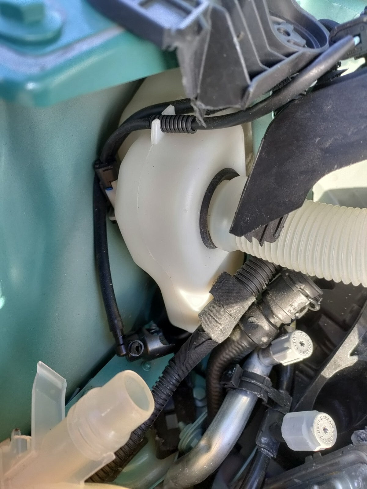 2024 JEEP AVENGER WINDSCREEN WASHER TANK