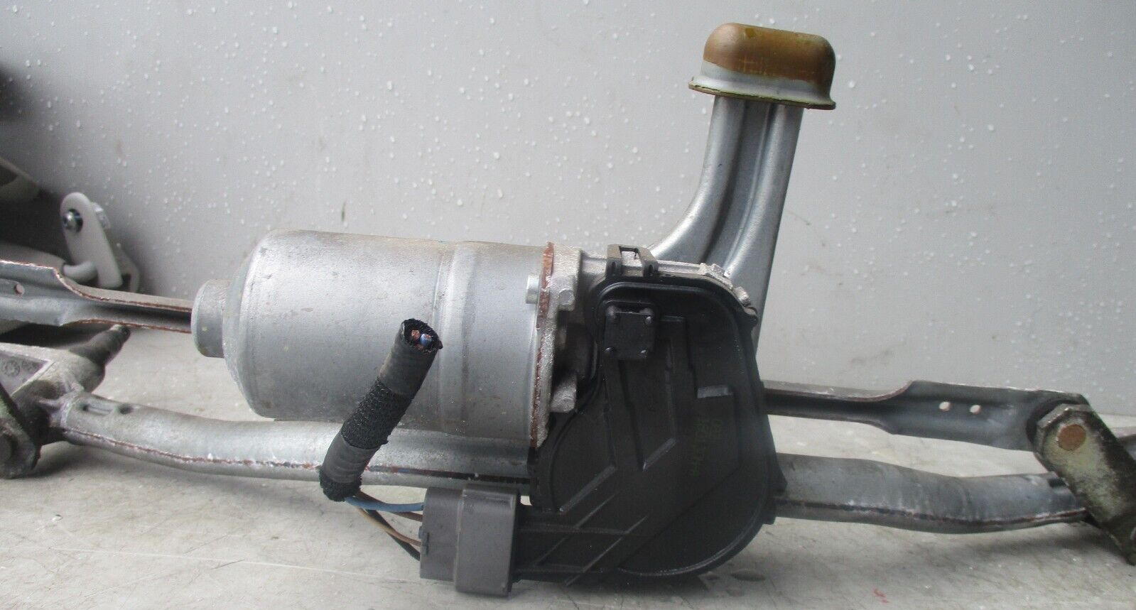 2017 VAUXHALL VIVARO FRONT WIPER  MOTOR AND LINKAGE 0390243508