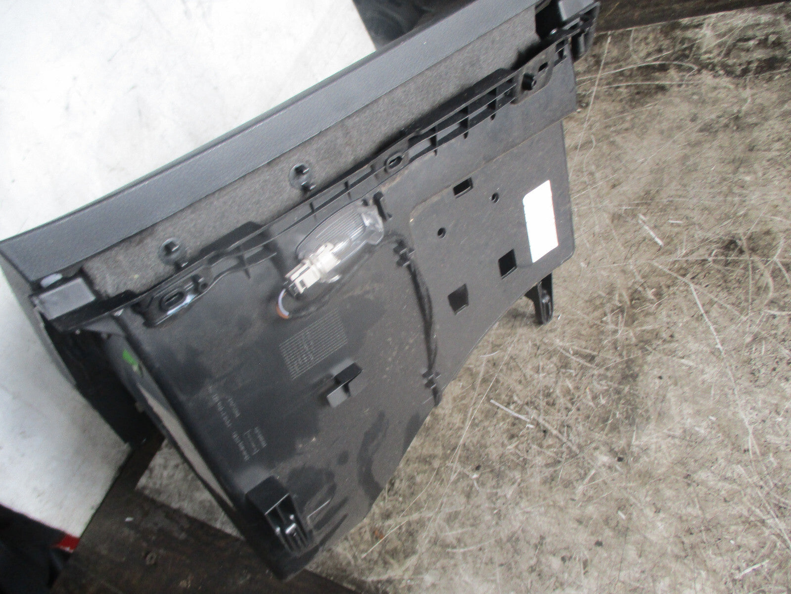 MERCEDES A CLASS 2016 GLOVE BOX STORAGE COMPARTMENT