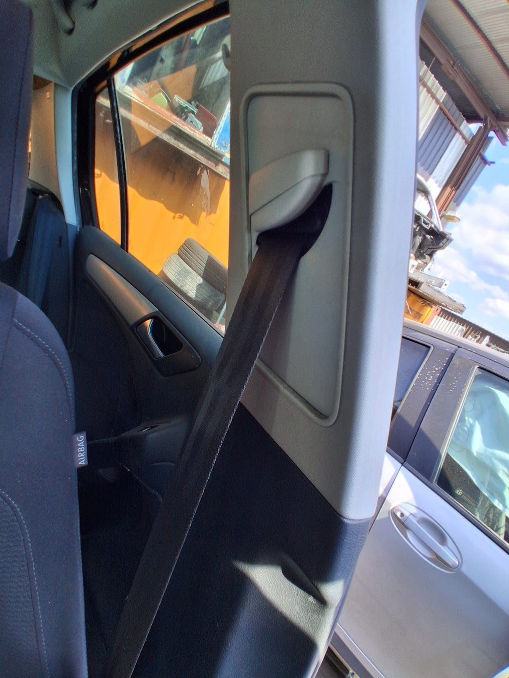 2012 VW VOLKSWAGEN GOLF MK6 NSF PASSENGER SIDE FRONT SEAT BELT ASSEMBLY