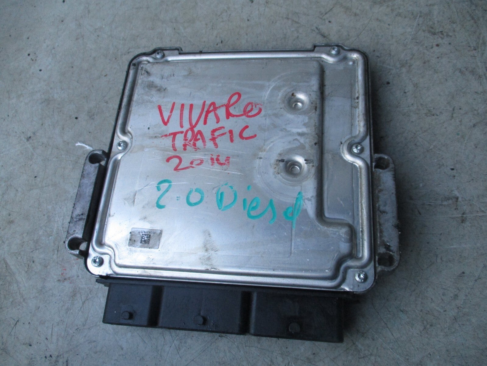 2014 VAUXHALL VIVARO MK1 2.0 DIESEL ECU ENGINE CONTROL MODULE 237101754R