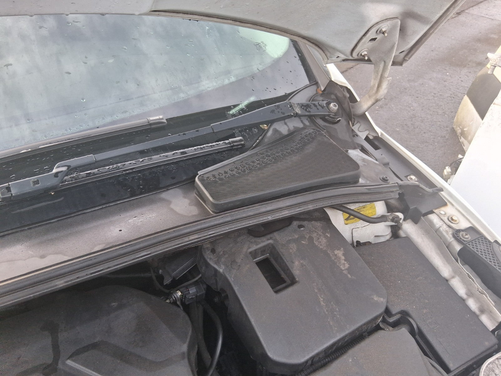 2013 FORD FOCUS MK3 HATCHBACK FRONT WINDSCREEN SCUTTLE PANEL