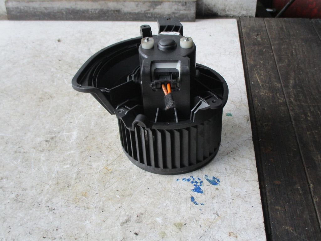 VAUXHALL CORSA E 2017 HEATER BLOWER MOTOR FAN 13335074