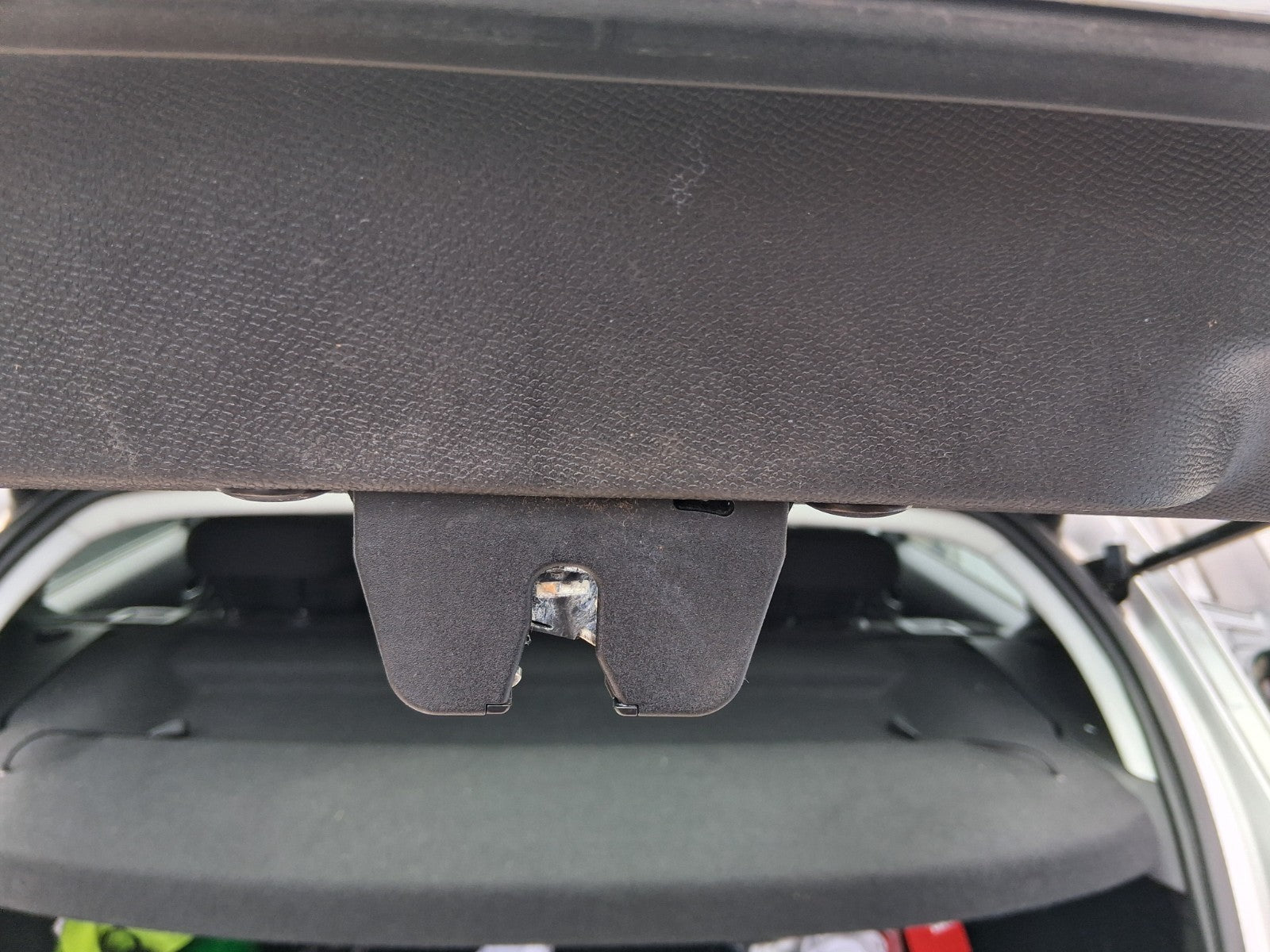 2014 PEUGEOT 308 MK2 REAR TAILGATE BOOTLID BOOT LOCK MECHANISM