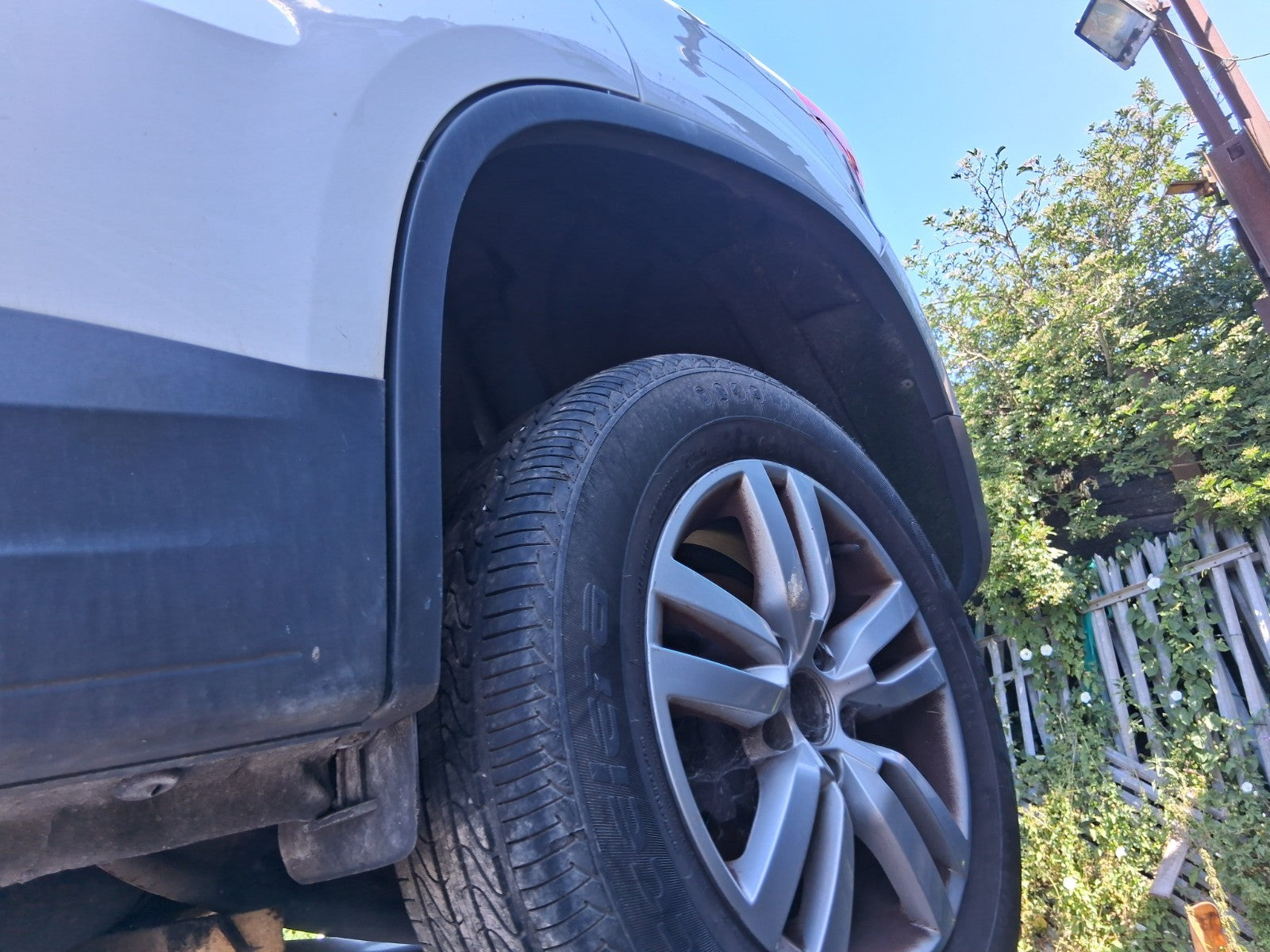 2013 VW VOLKSWAGEN TIGUAN OSF DRIVER SIDE FRONT WHEEL ARCH TRIM