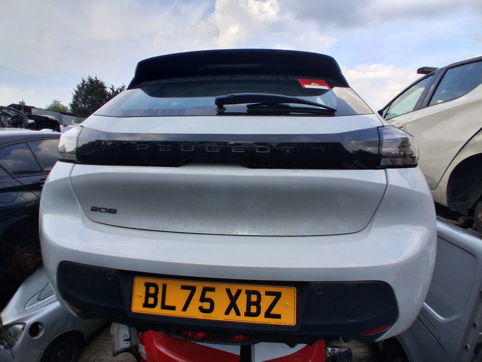 2025 PEUGEOT 208 MK2 OSF DRIVER SIDE FRONT DOOR CARD PANEL