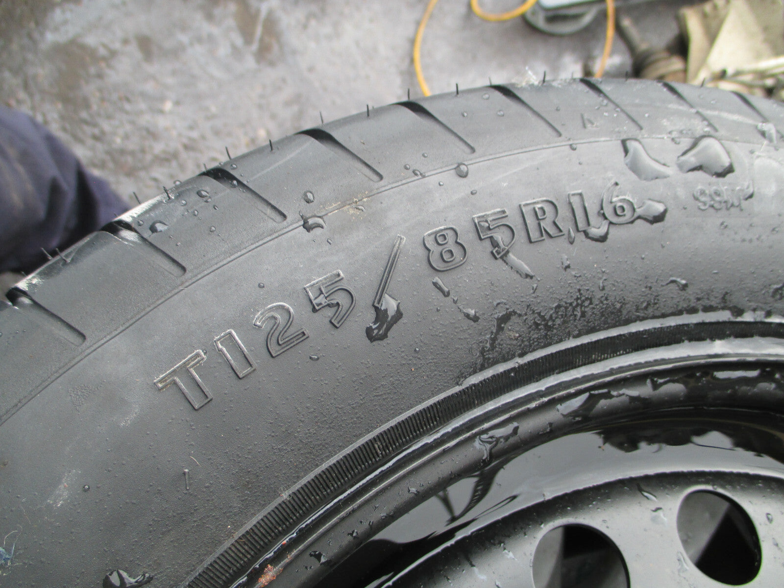 FORD FOCUS C MAX MK1 2004 16 INCH STEEL WHEEL WITH TYRE T125/85R16