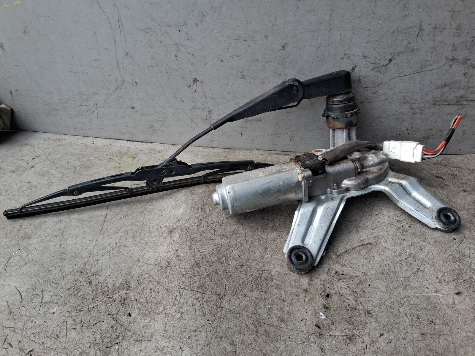 2005 HYUNDAI GETZ REAR TAILGATE BOOTLID SCREEN WIPER MOTOR 987001C000