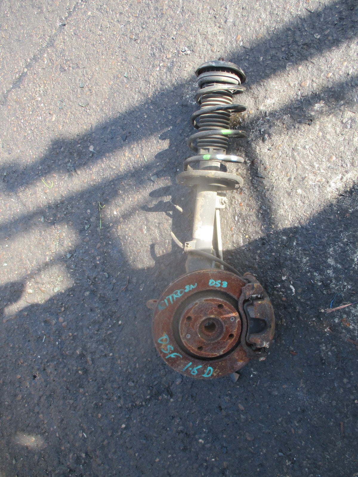 2011 CITROEN DS3 OSF DRIVER SIDE FRONT WHEEL HUB SUSPENSION SHOCK LEG 9671325880