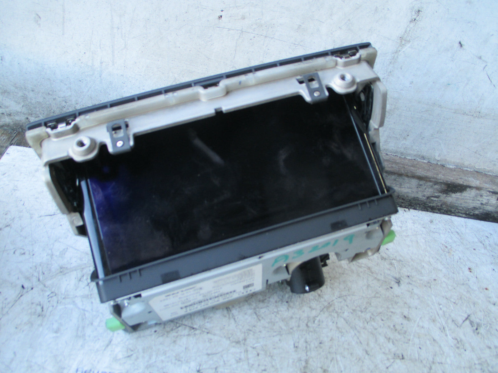 AUDI A3 2019 MK3 8V MULTI FUNCTION DISPLAY SCREEN 8V0857273P