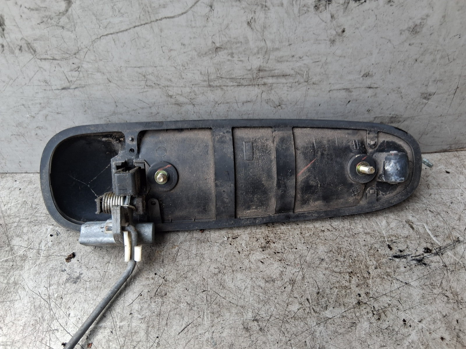 JEEP CHEROKEE SPORT 2001 - 2008 OSR DRIVER SIDE REAR DOOR HANDLE 55360334