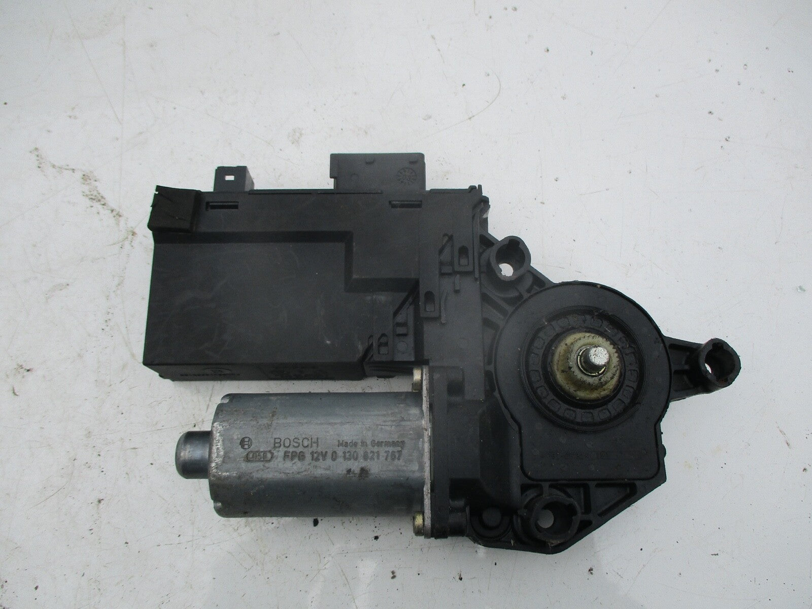 PEUGEOT 307 NSF PASSENGER LEFT FRONT WINDOW MOTOR 0130821767