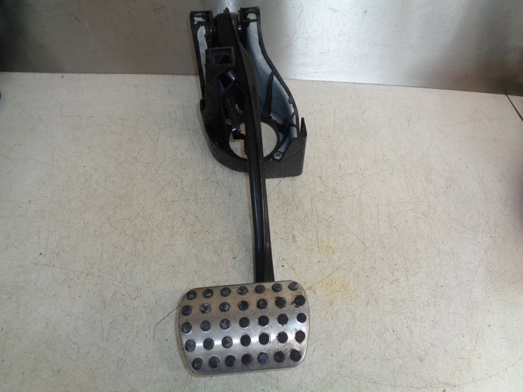 MERCEDES BENZ E CLASS W212 W204 DIESEL BRAKE PEDAL A2042902301