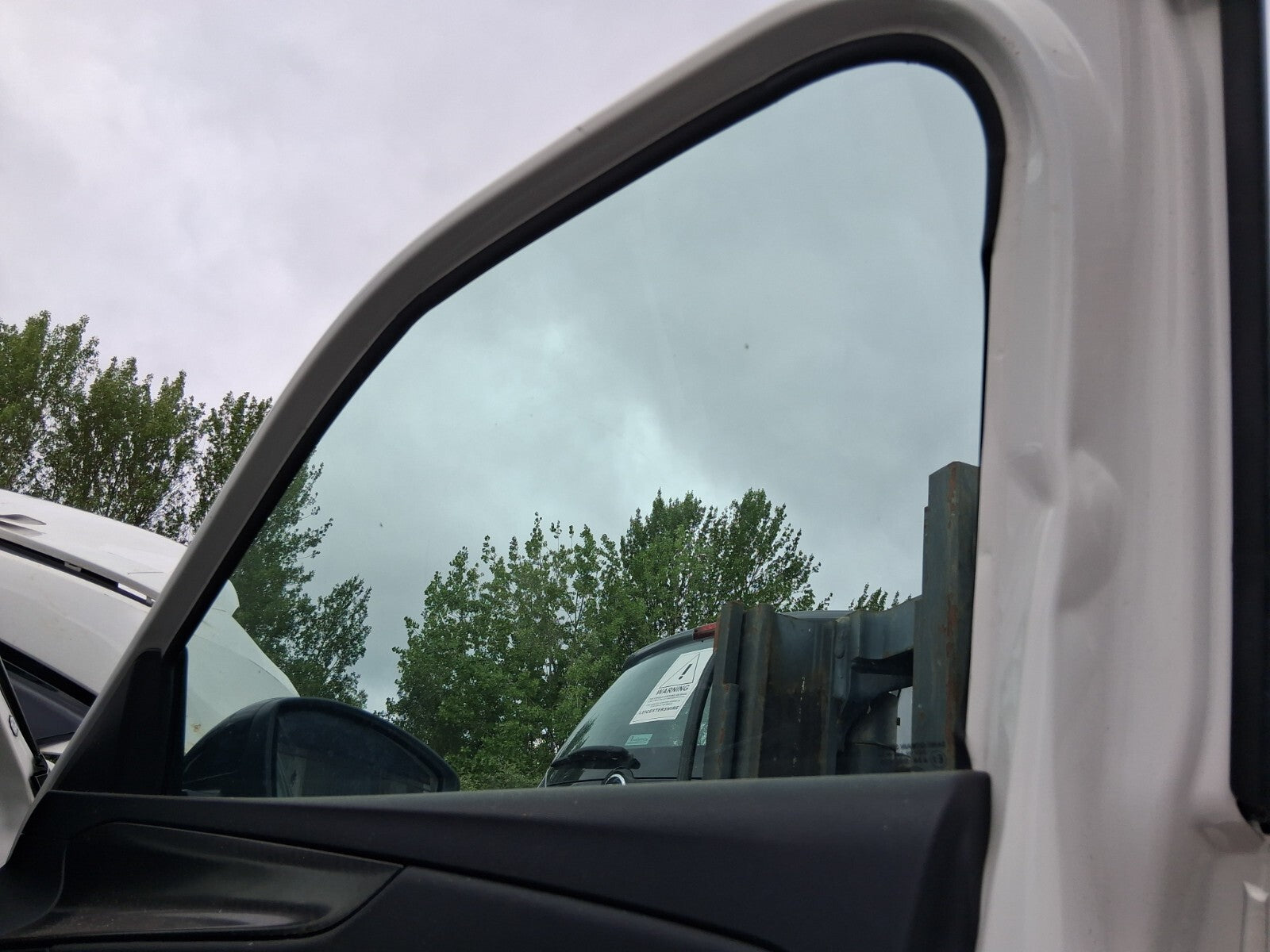 2024 VAUXHALL MOKKA B MK2 OSF DRIVER SIDE FRONT RIGHT WINDOW GLASS