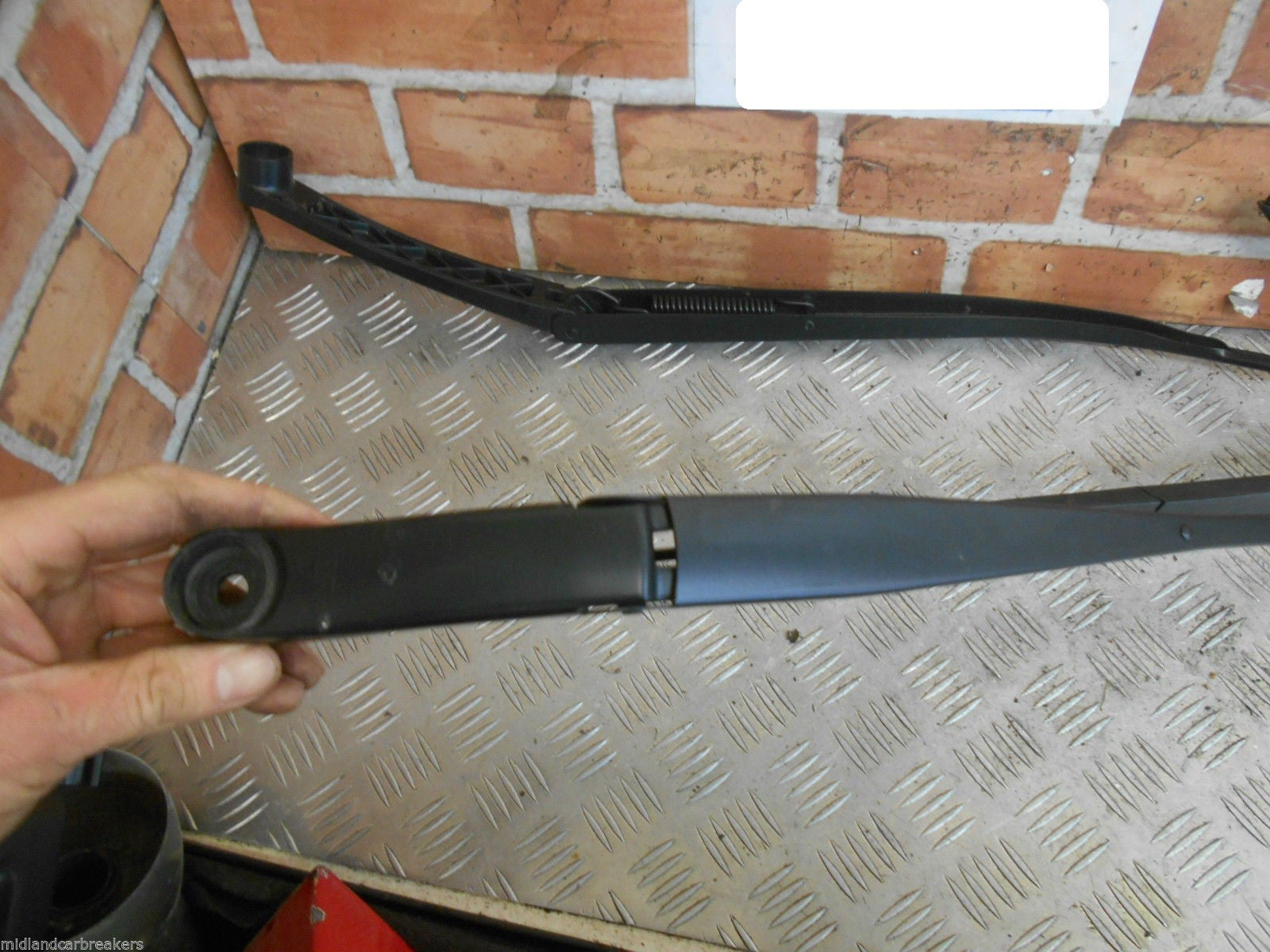 KIA RIO MK3 2015 OS NS DRIVER PASSENGER SIDE FRONT WIPER ARMS & BLADES