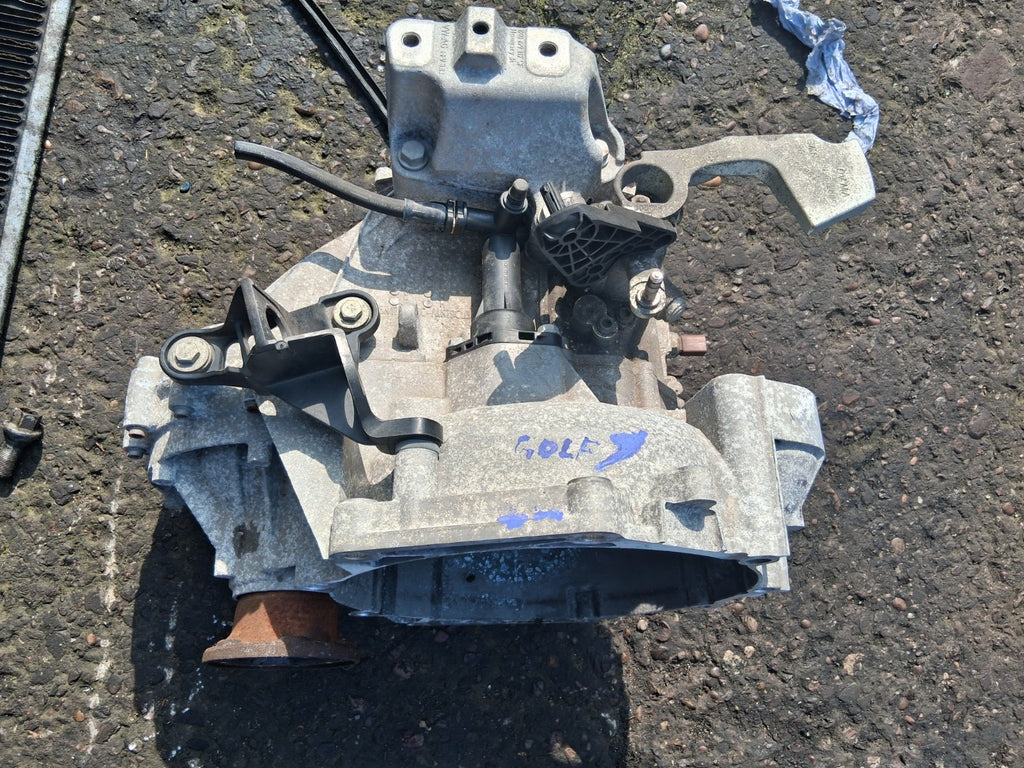 2013 VW VOLKSWAGEN GOLF MK7 1.5 GEARBOX GEAR BOX FM6AJ015 480438