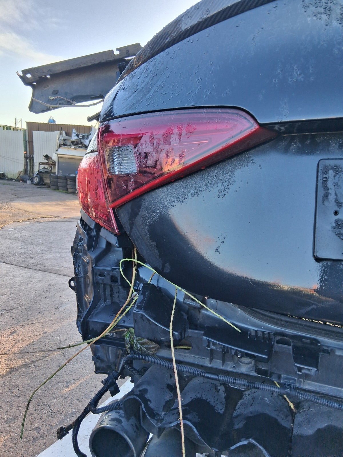 2018 ALFA ROMEO GIULIA QUADRIFOGLIO 952 NSR PASSENGER SIDE REAR INNER TAIL LIGHT