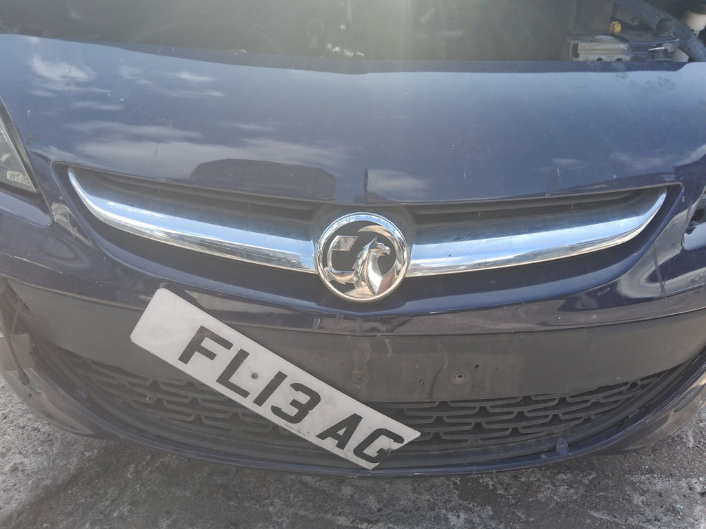2013 VAUXHALL ASTRA J ESTATE COMPLETE FRONT BUMPER WITH GRILL & BADGE GRILLE
