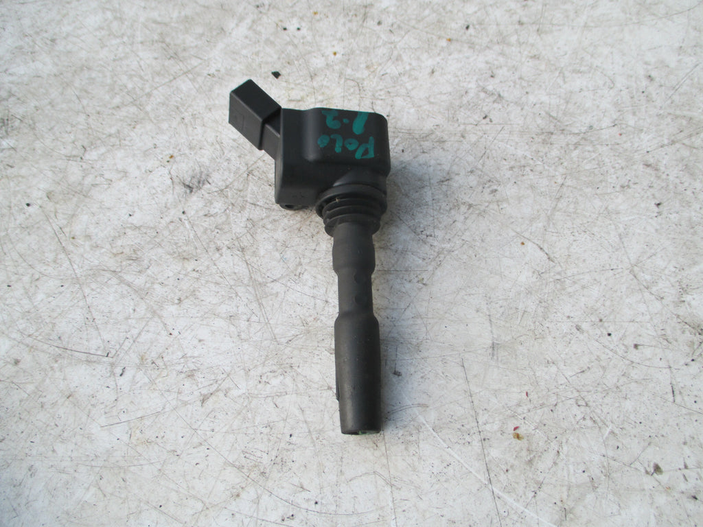 VW VOLKSWAGEN POLO 2017 1.2 PETROL ENGINE IGNITION COIL 04E905110E REF 3