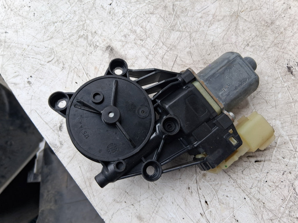 2014 FORD FIESTA MK7 OSF DRIVER SIDE FRONT RIGHT WINDOW MOTOR 8A6114553B