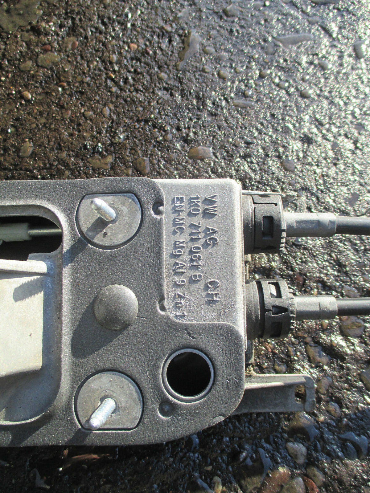 AUDI TT MK2 2012 MANUAL 6 SPEED GEARSTICK & LINAKGES 8J0711049B