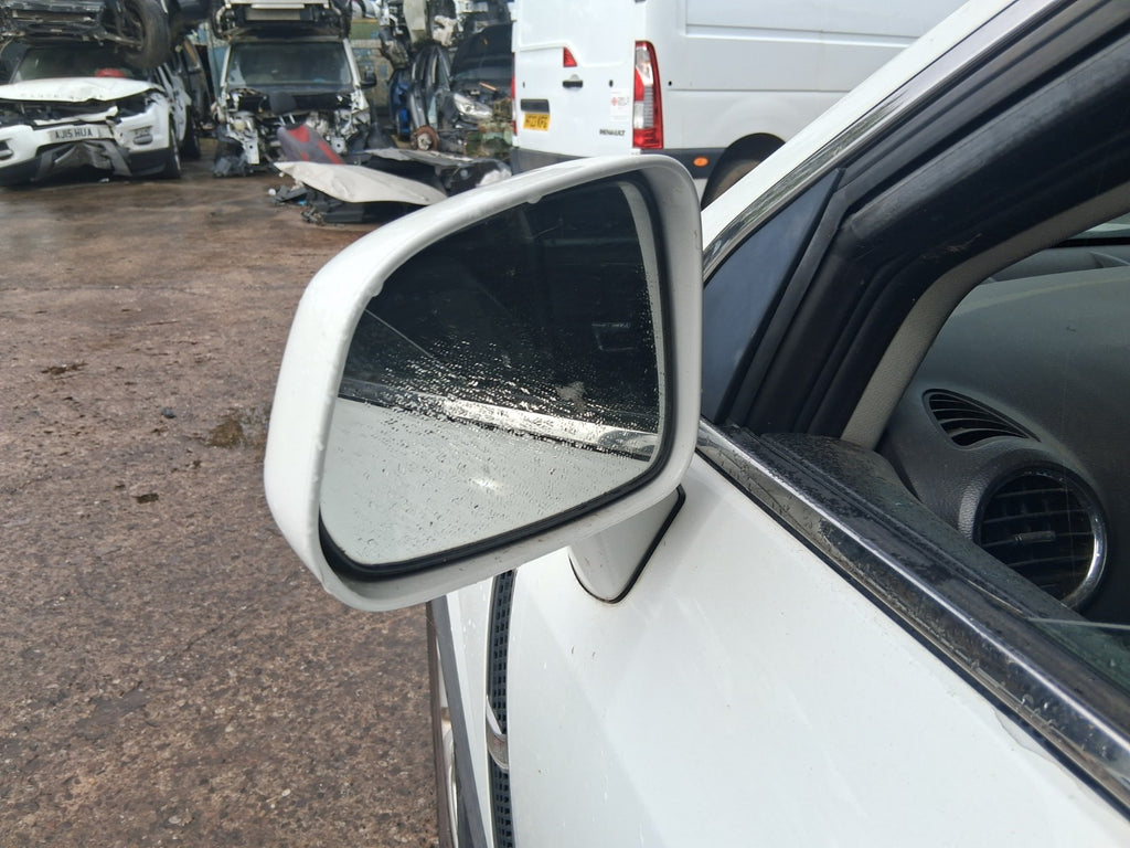 2015 VAUXHALL ANTARA MK1 NSF PASSENGER SIDE FRONT MANUAL FOLD WING MIRROR WHITE