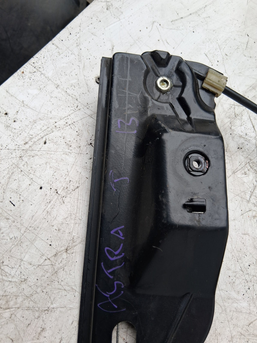 2013 VAUXHALL ASTRA J NSF PASSENGER FRONT LEFT WINDOW MOTOR REGULATOR 966435103