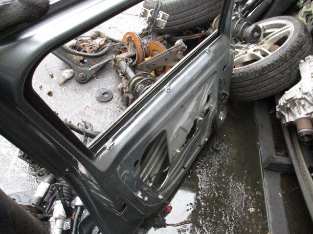 2010 VAUXHALL CORSA D 5 DOOR NSF PASSENGER SIDE FRONT DOOR SILVER LAKE Z179