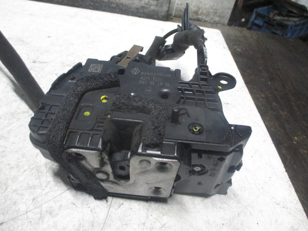RENAULT TWINGO MK3 2017 NSR PASSENGER SIDE REAR DOOR LOCK MECHANISM 825037656R