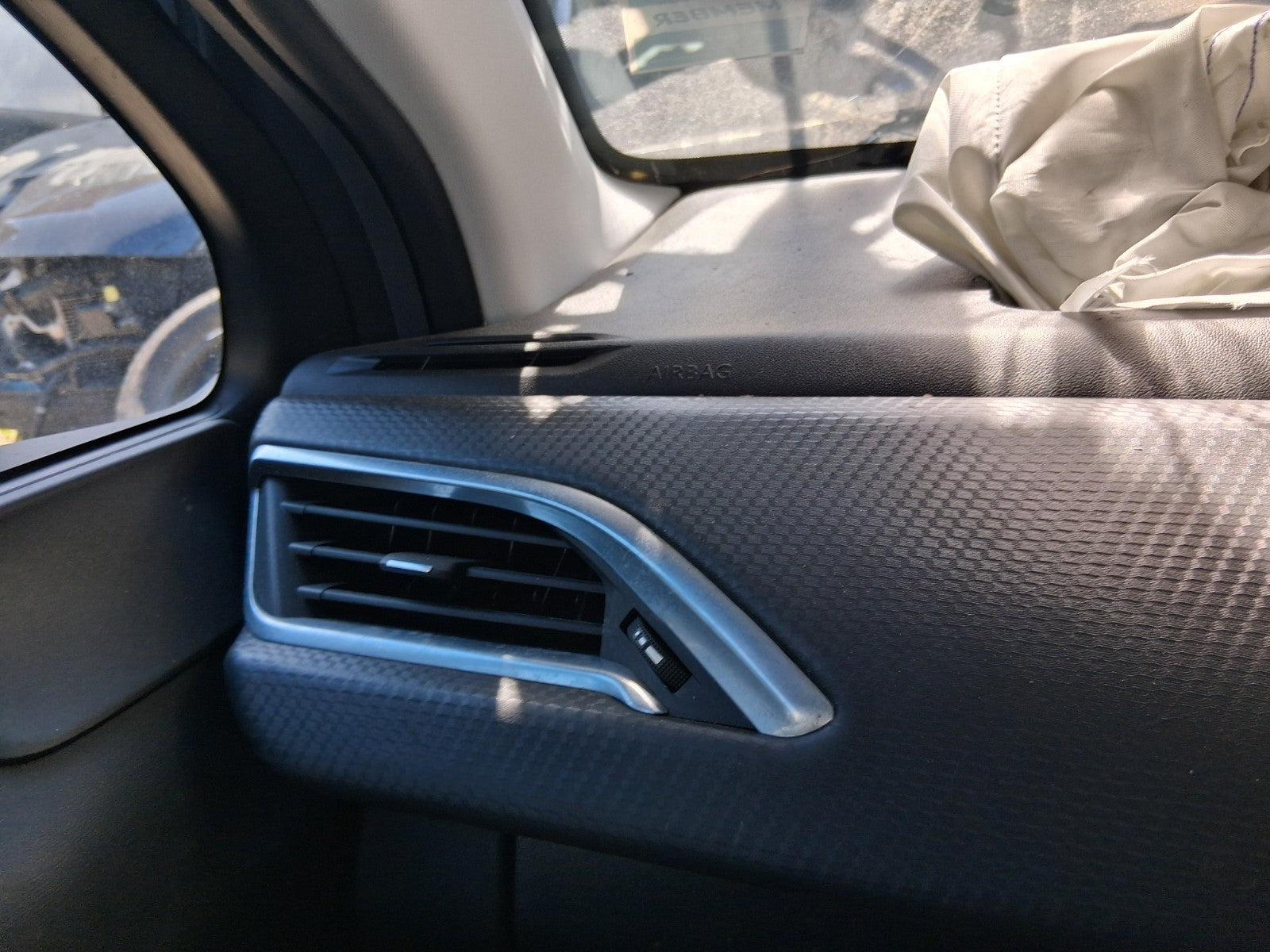 2019 PEUGEOT 208 MK1 NSF PASSENGER SIDE FRONT LEFT AIR VENT