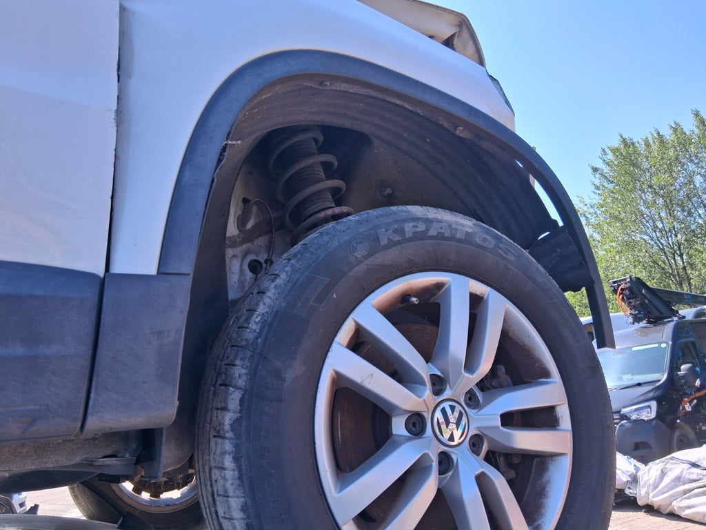 2013 VW VOLKSWAGEN TIGUAN OSF DRIVER SIDE FRONT WHEEL ARCH TRIM