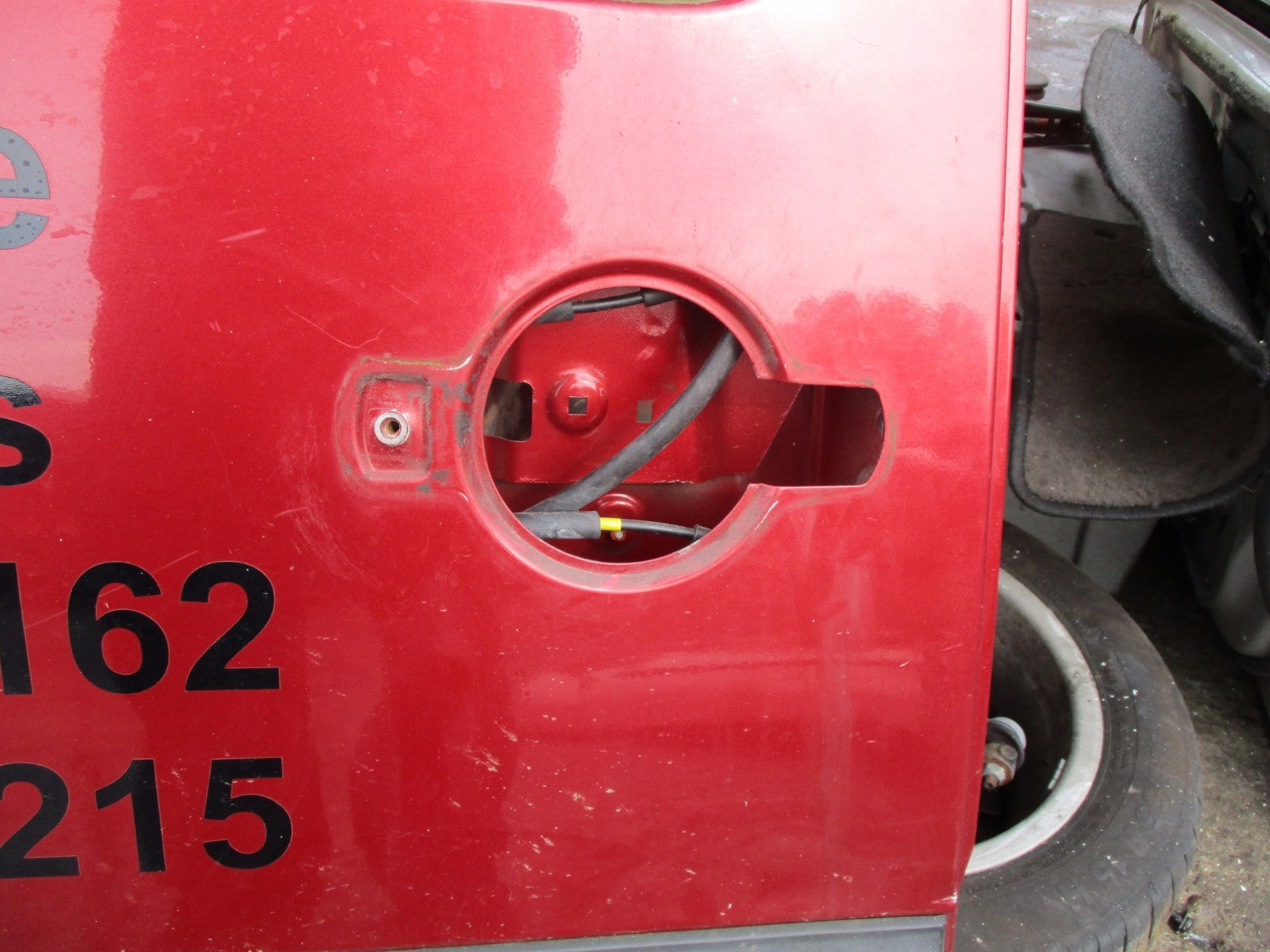 FIAT DOBLO MPV 2004 OS DRIVER SIDE SLIDING DOOR GLASS BURGUNDY RED
